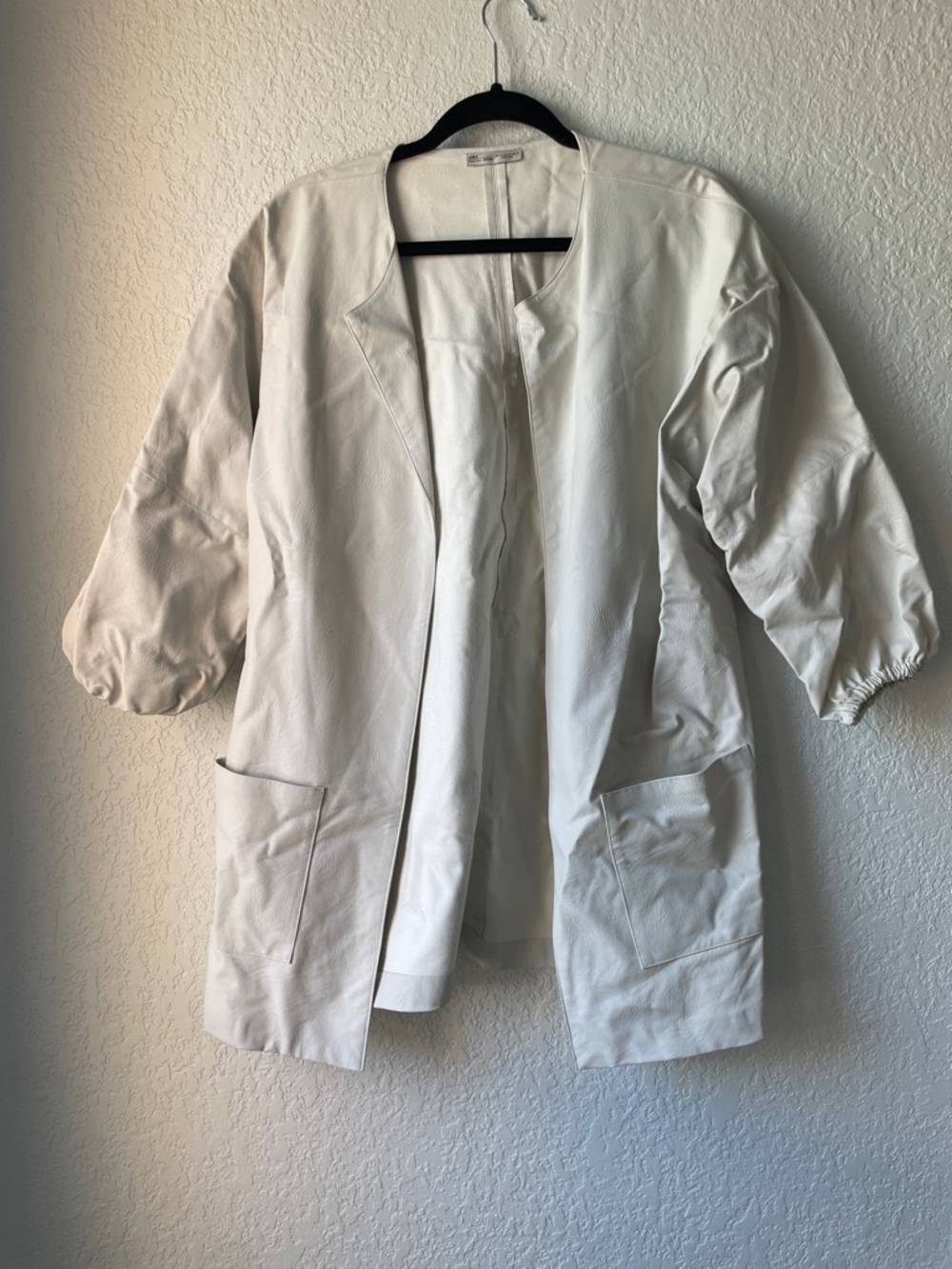 Zara Cream Open-Front Three-Quarter Sleeve Blazer